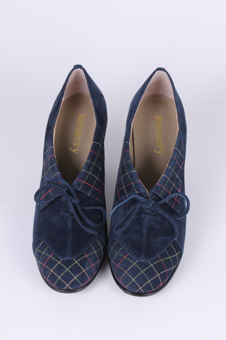 1940'er pumps i ruskind med flerfarvet syet mønster - Marineblå - Edith