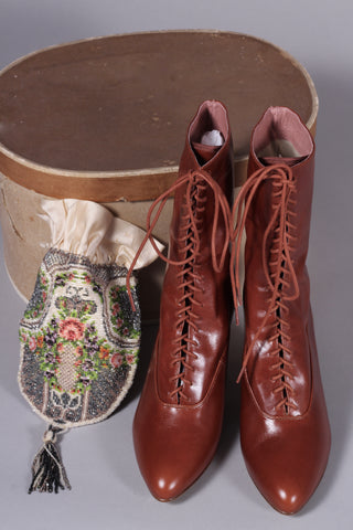 Edwardiansk snørestøvle med pompadour hæl, 1900-1915 -cognac brun - Rose